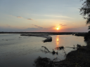 Fast jeden Tag erleben wir einen eindrücklichen Sonnenuntergang über dem Rufiji River.